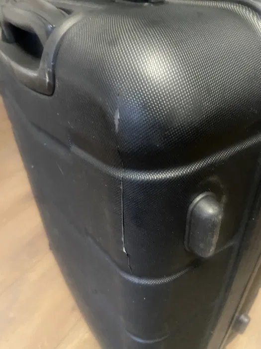 uszkodzona walizka wittchen
