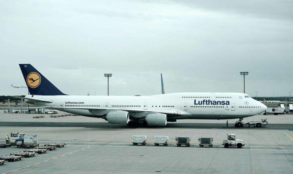 lufthansa bagaz nadawany na lotnisku