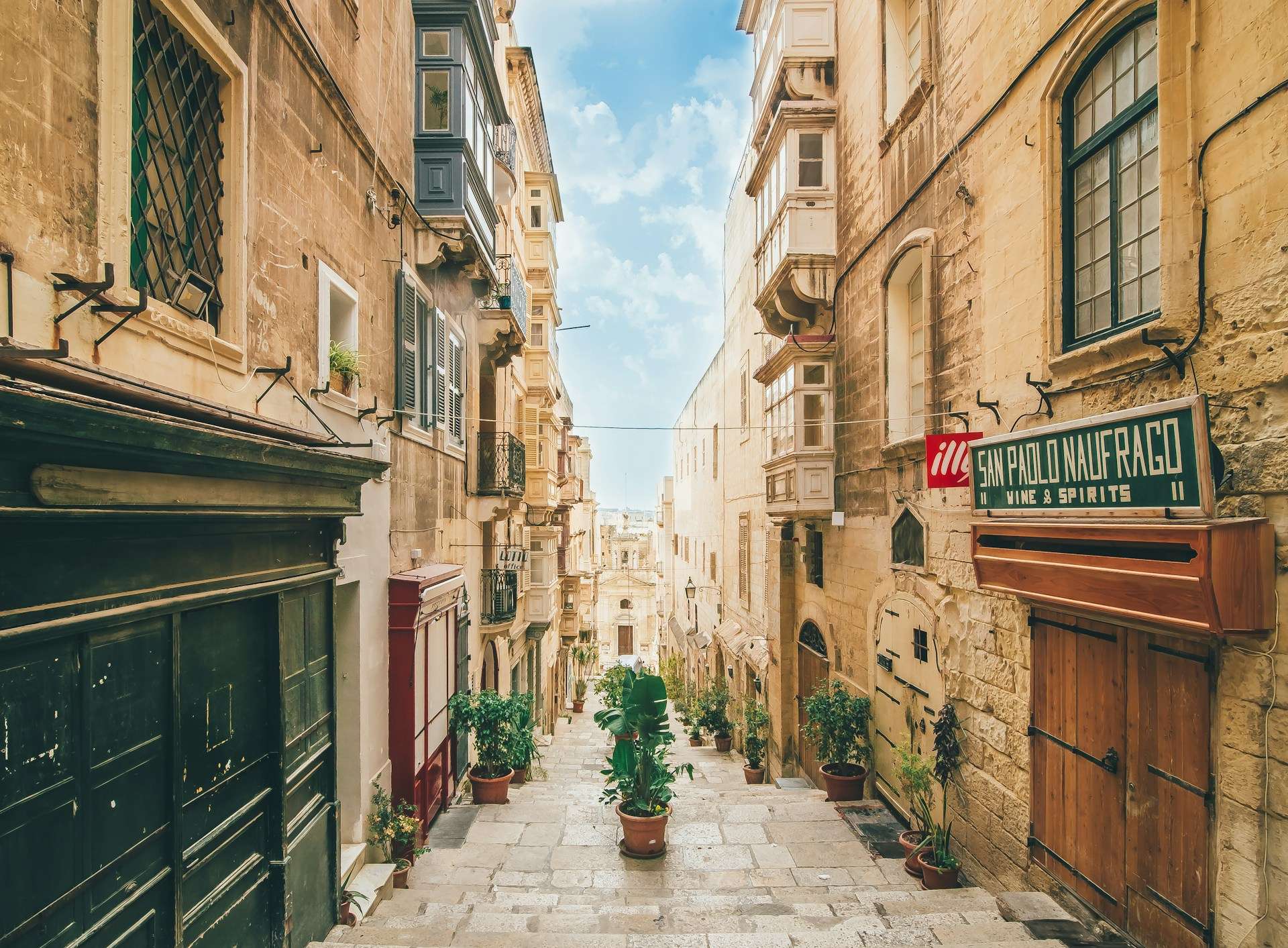 Malta gdzie się zatrzymać | Drava - Dystrybutor produktów Peli Malta gdzie się zatrzymać