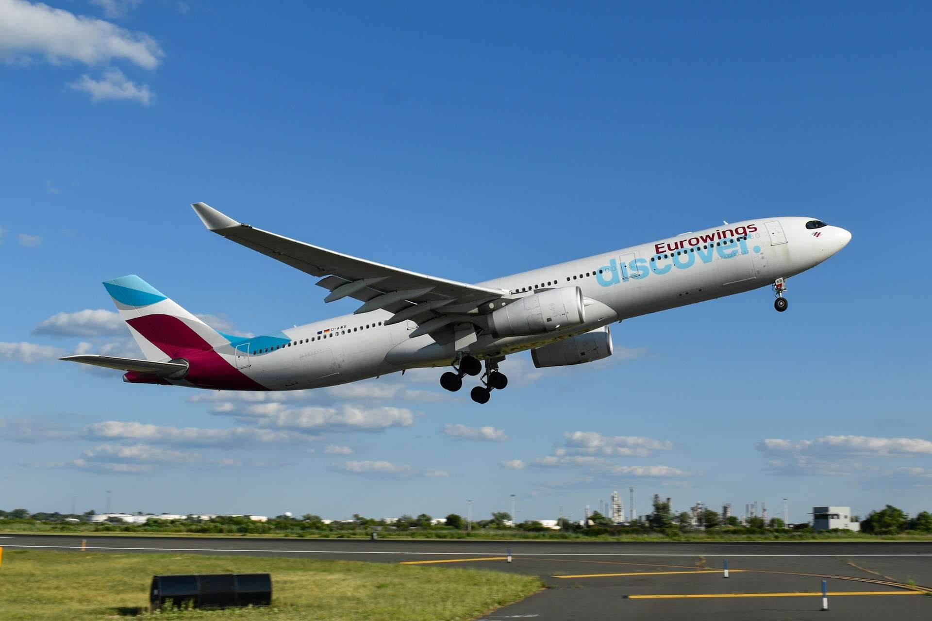 Taryfy i opłaty za bagaż rejestrowany Eurowings | Drava - Dystrybutor produktów Peli Taryfy i opłaty za bagaż rejestrowany Eurowings