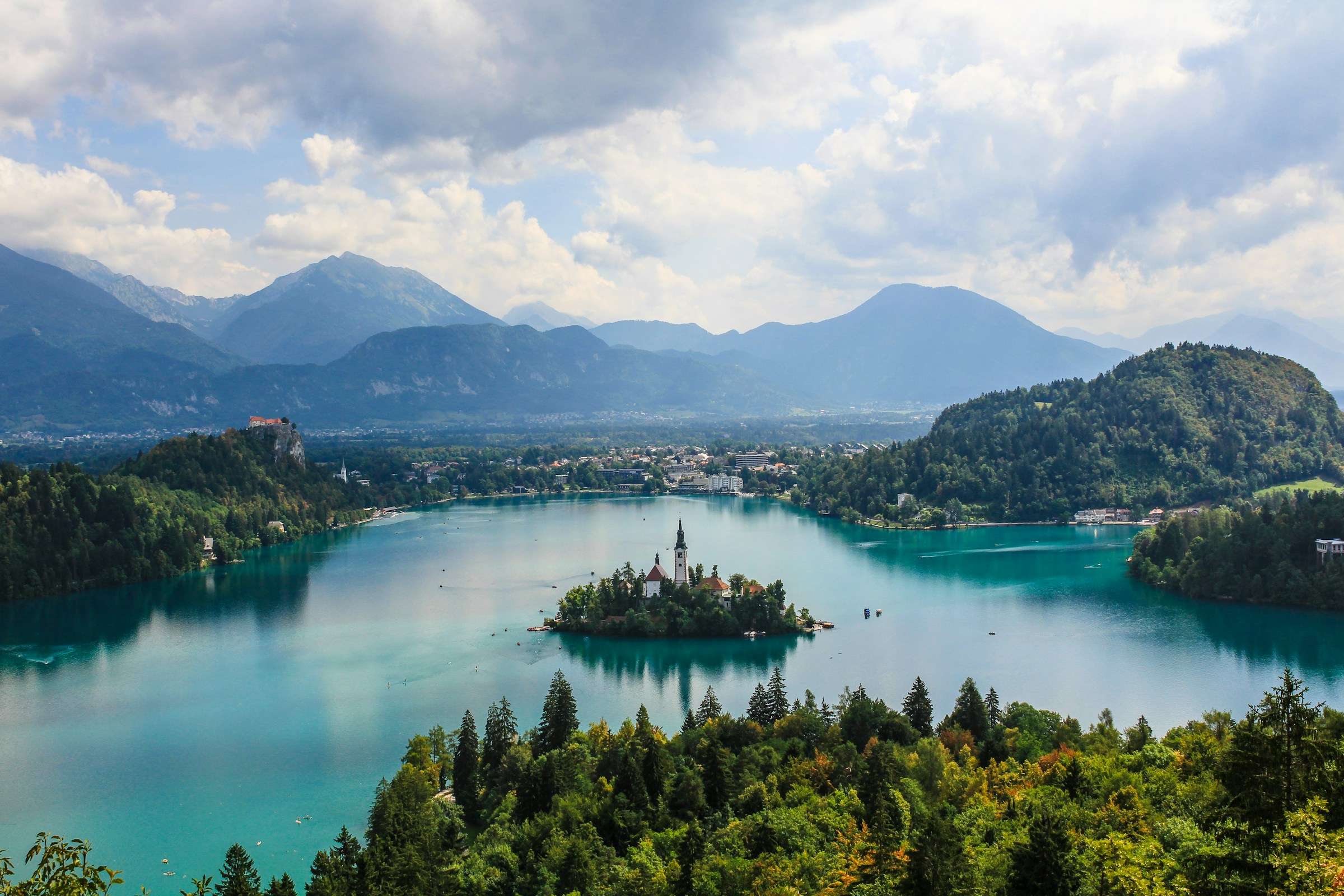 Bled Słowenia chłodniejsze lato nad alpejskim jeziorem | Drava - Dystrybutor produktów Peli Bled Słowenia chłodniejsze lato nad alpejskim jeziorem